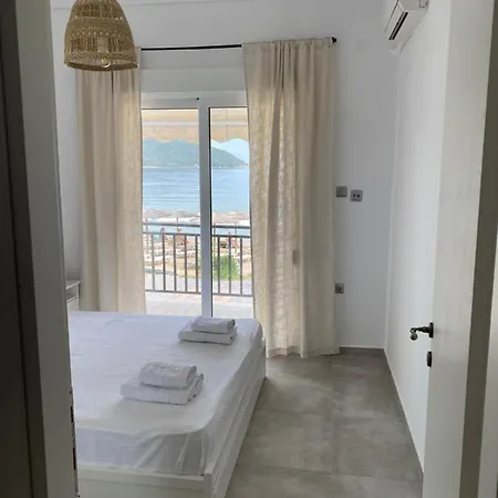 Apartment Seafront Néa Péramos