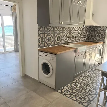 Apartment Seafront Nea Peramos (Macedonia)