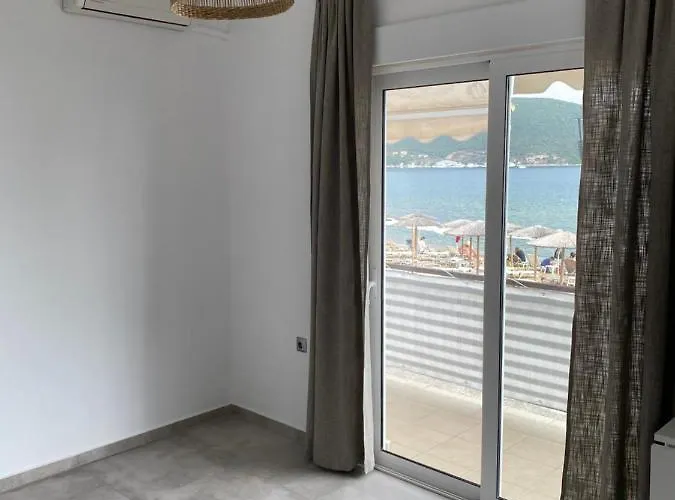 Seafront Apartmán Néa Péramos