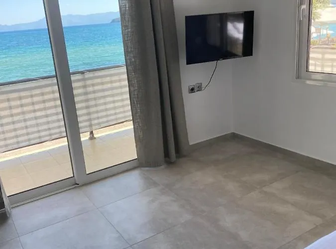 Seafront * Néa Péramos